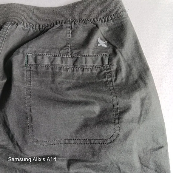 Eddie Bauer Women Pants Size 8 Mility Green Cargo Capri Hiking Cotton Blend - Picture 2 of 11